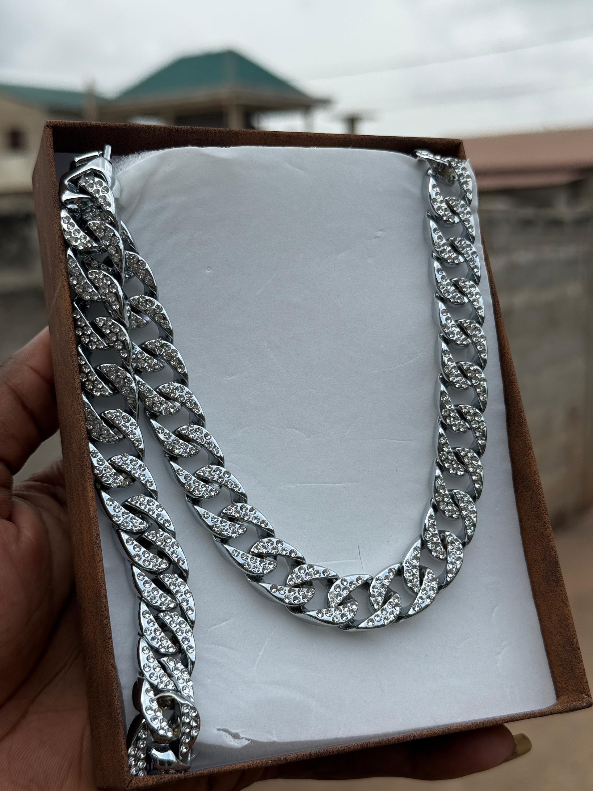 Colliers cubains en diamant